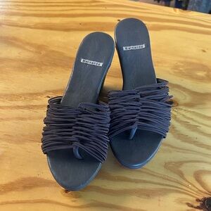 Bernardo Women's Elegant Brown Slide Sandals Size 7.5